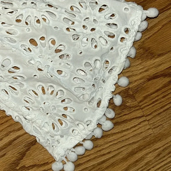 Lilly Pulitzer Bekah dress. White eyelet size small. Like new condition - Picture 6 of 7